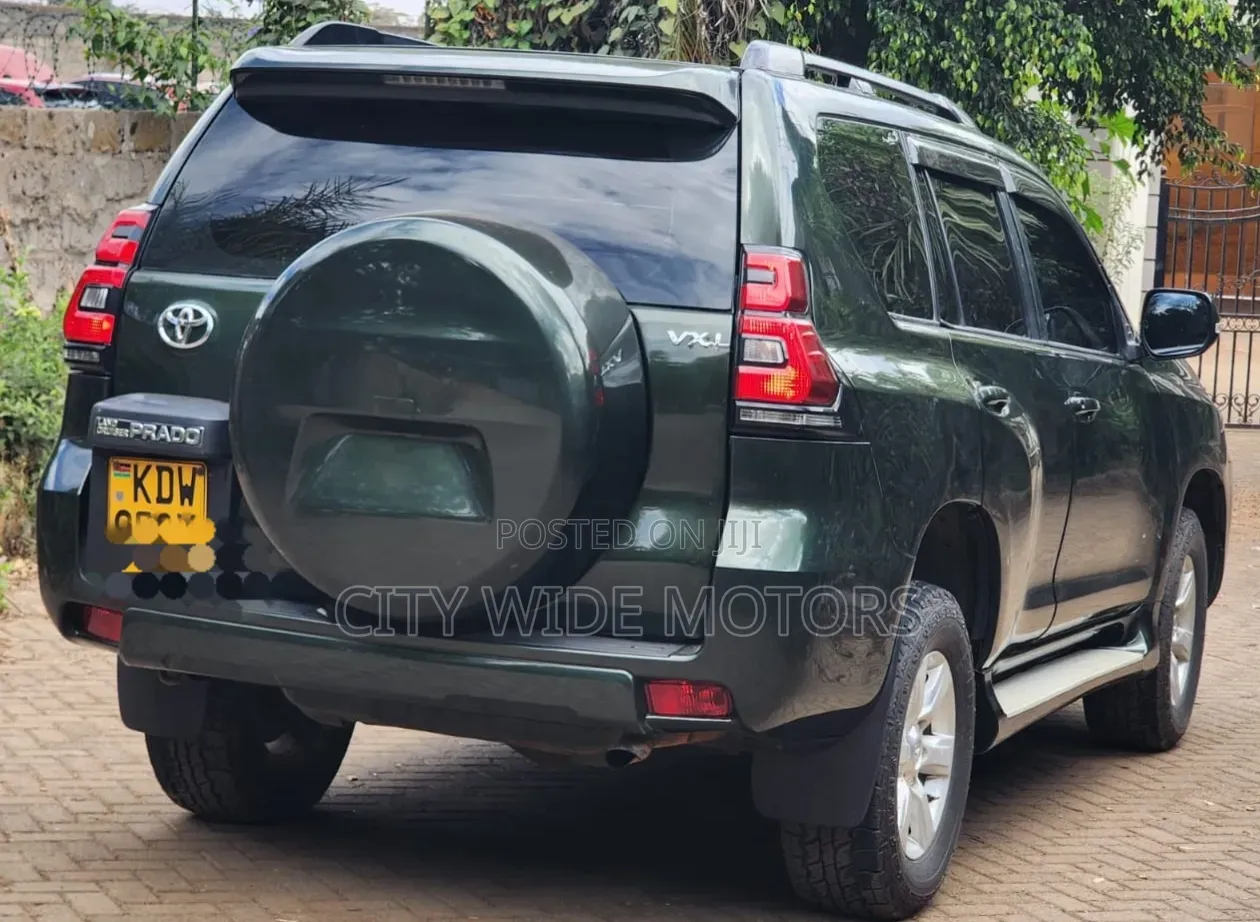 Toyota Land Cruiser Prado 2012 Green