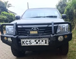 Toyota Hilux 2013 Black