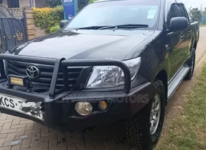 Toyota Hilux 2013 Black