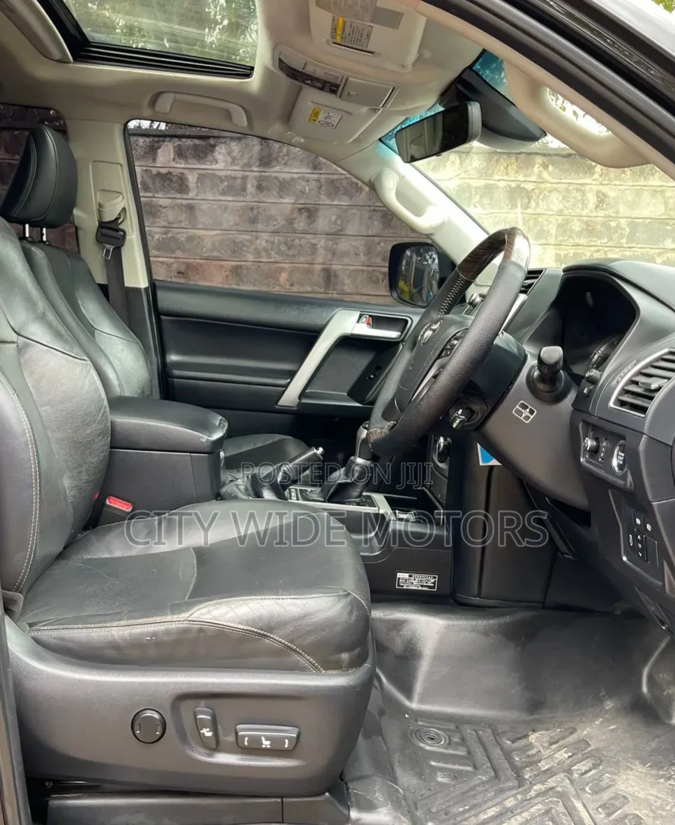 Toyota Land Cruiser Prado 2018 Black