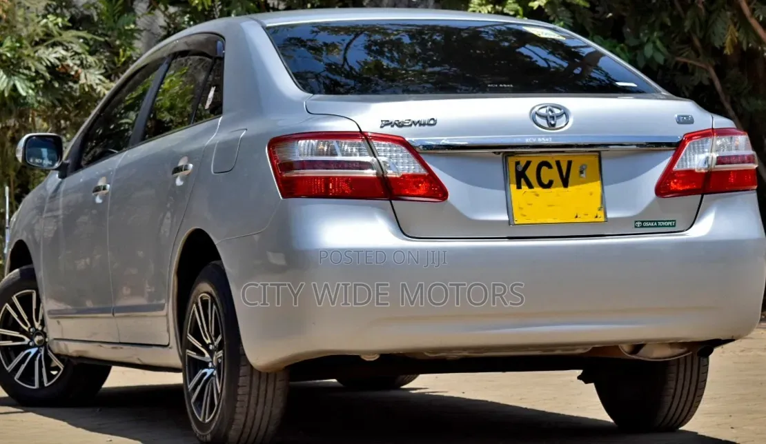 Toyota Premio 2012 Silver