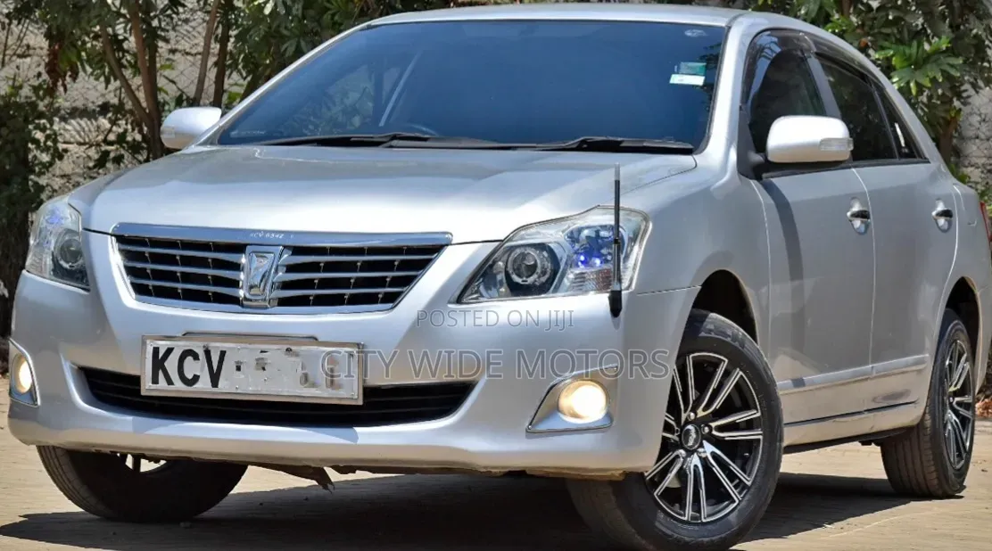 Toyota Premio 2012 Silver