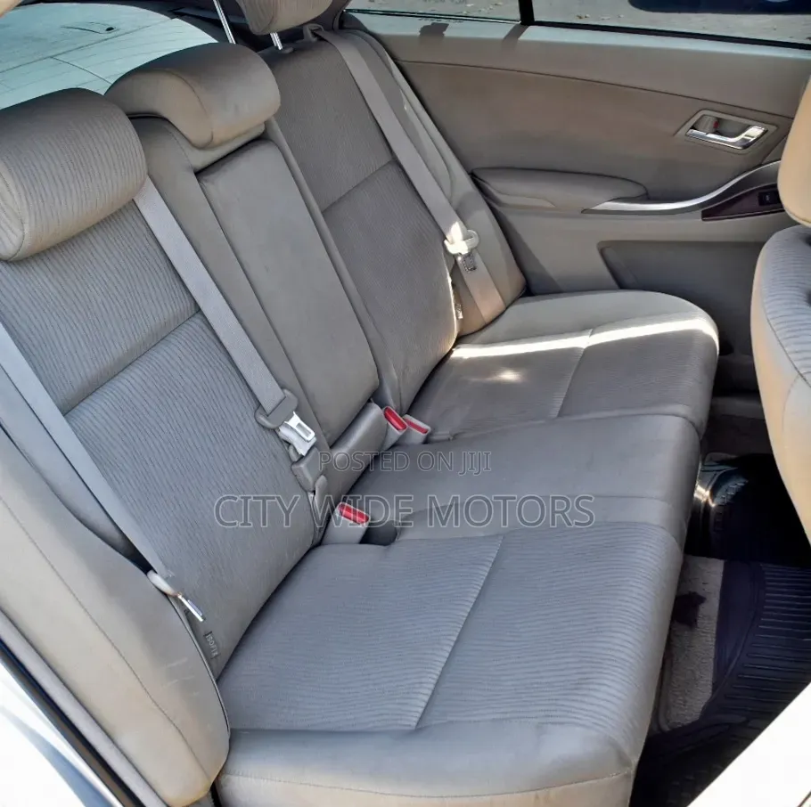Toyota Premio 2012 Silver