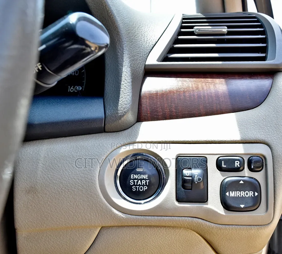 Toyota Premio 2012 Silver