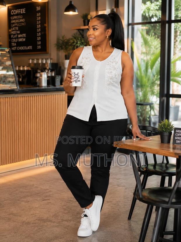 Premium Sleeveless Stretchy Tops - thumbnail 4