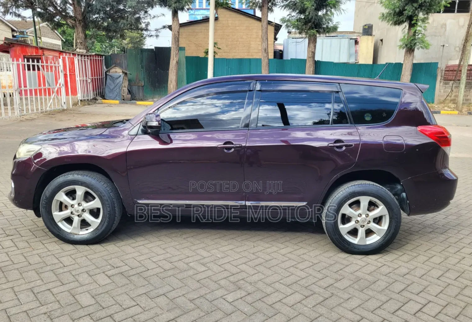 Toyota Vanguard 2011 Burgundy