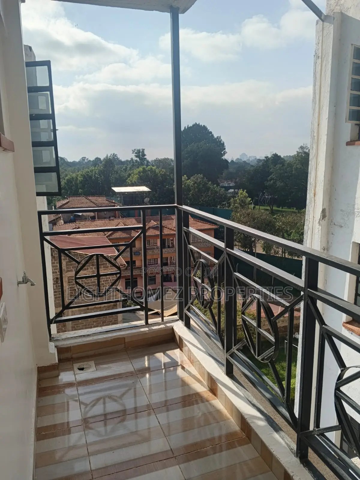 2bdrm Apartment in Loresho Off Waiyaki for rent