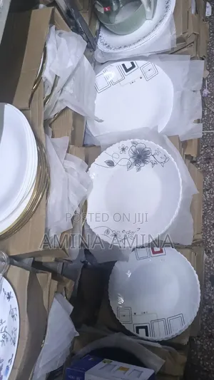 6pcs Flowered Plates