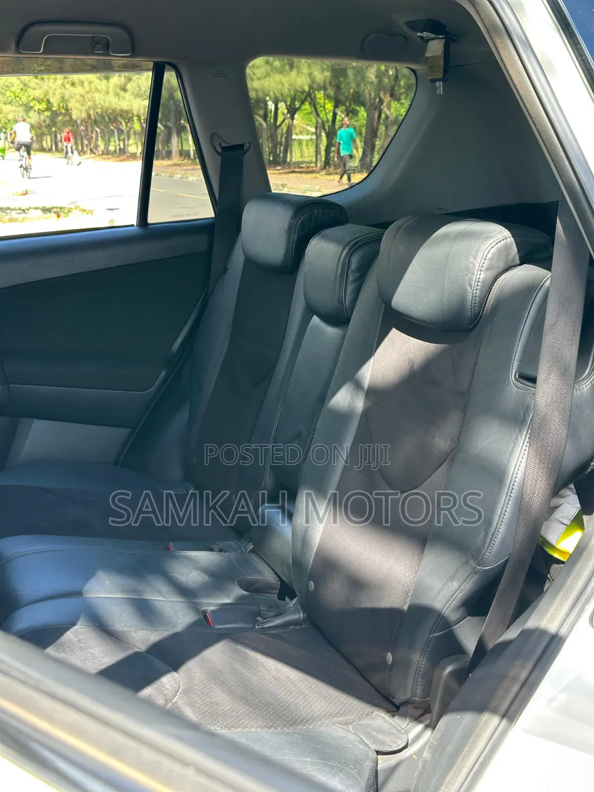 Toyota Vanguard 2013 White