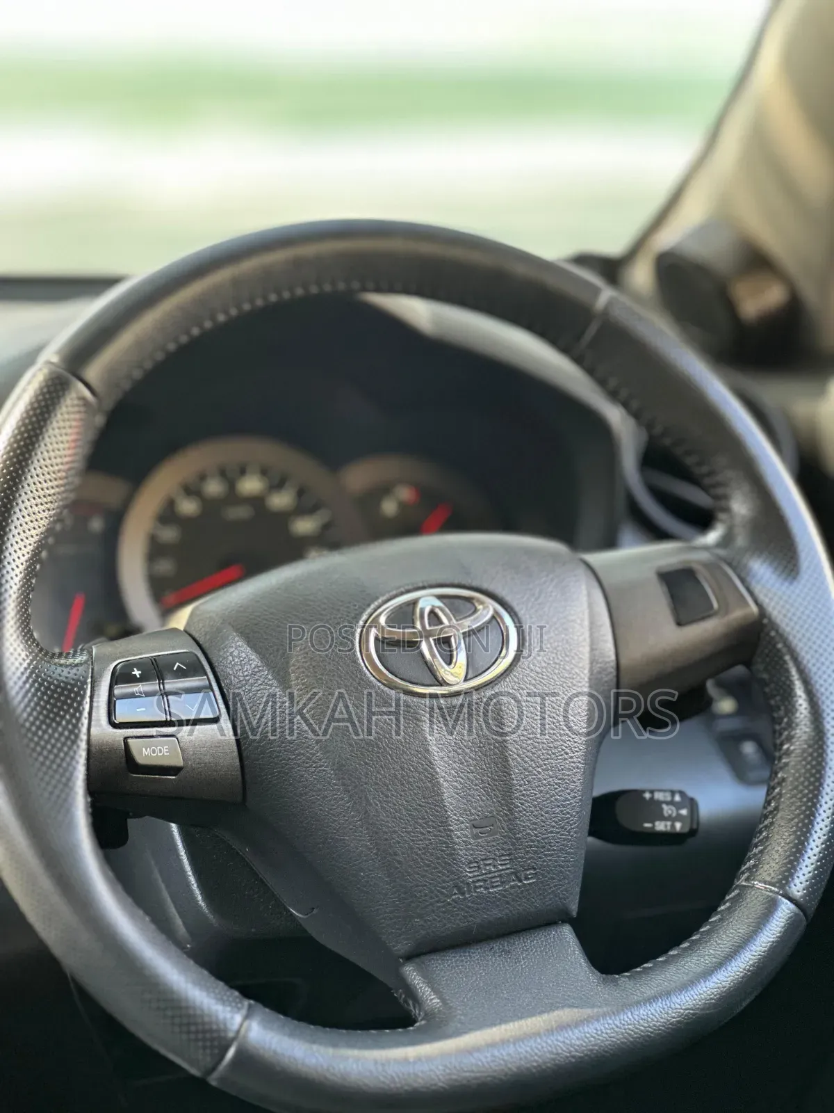 Toyota Vanguard 2013 White