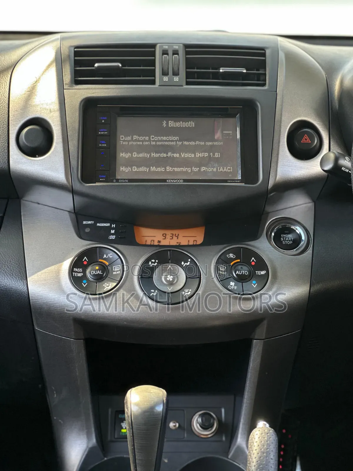 Toyota Vanguard 2013 White