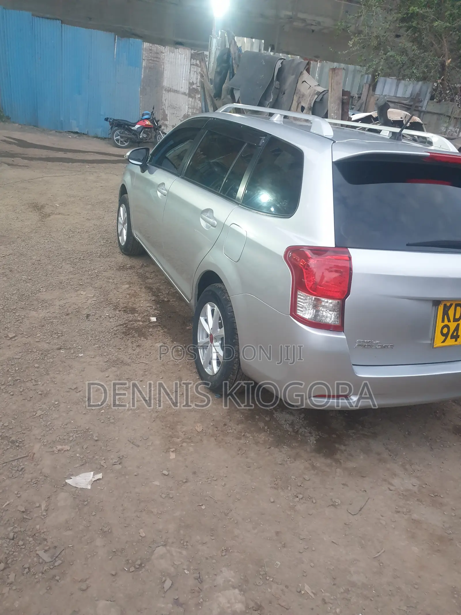 Toyota Corolla Fielder 1.5 Petrol FWD 2014 Silver