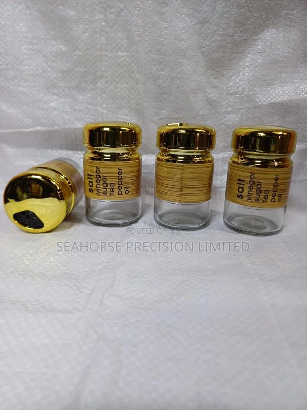 4-Piece Glass Spice Jar Set With Gold Lids