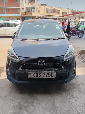 Toyota Sienta 2017 Black