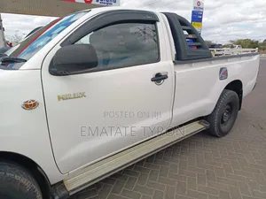 Toyota Hilux SR HI-RIDER 2015 White