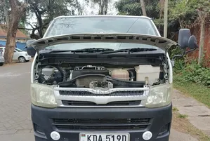 Toyota HiAce 2013 White