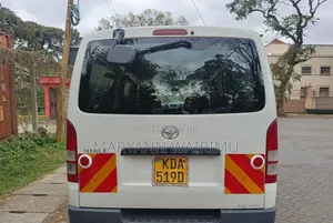 Toyota HiAce 2013 White