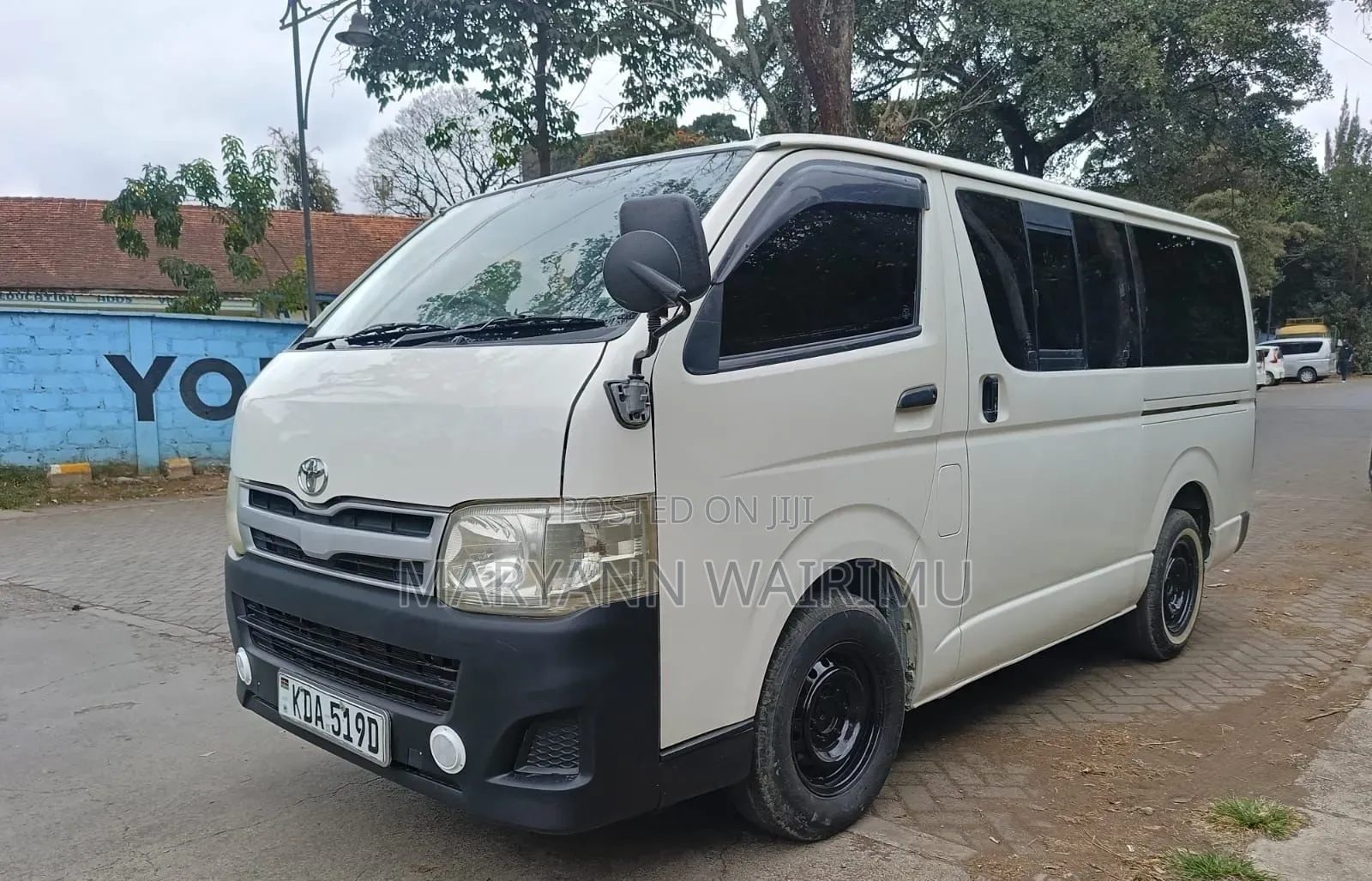 Toyota HiAce 2013 White