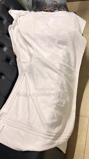 Hotel Towels, Thickened, Absorbent, Lint-Free Disposable Towels