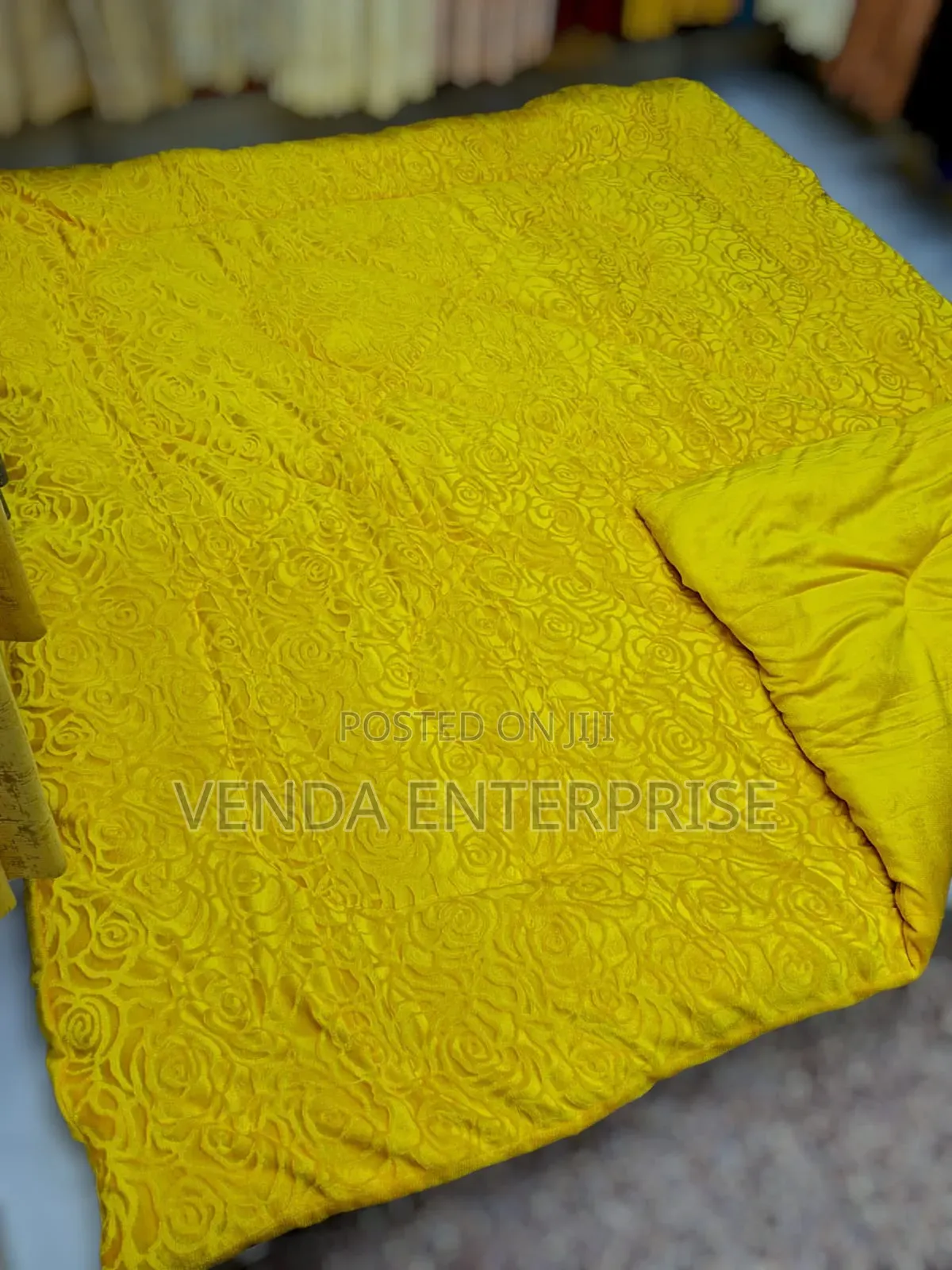 Plain Woolen 5*6 Duvet