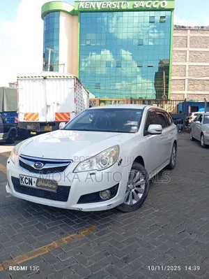 Subaru Legacy 2.5i Premium 2010 White