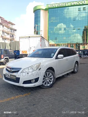 Subaru Legacy 2.5i Premium 2010 White