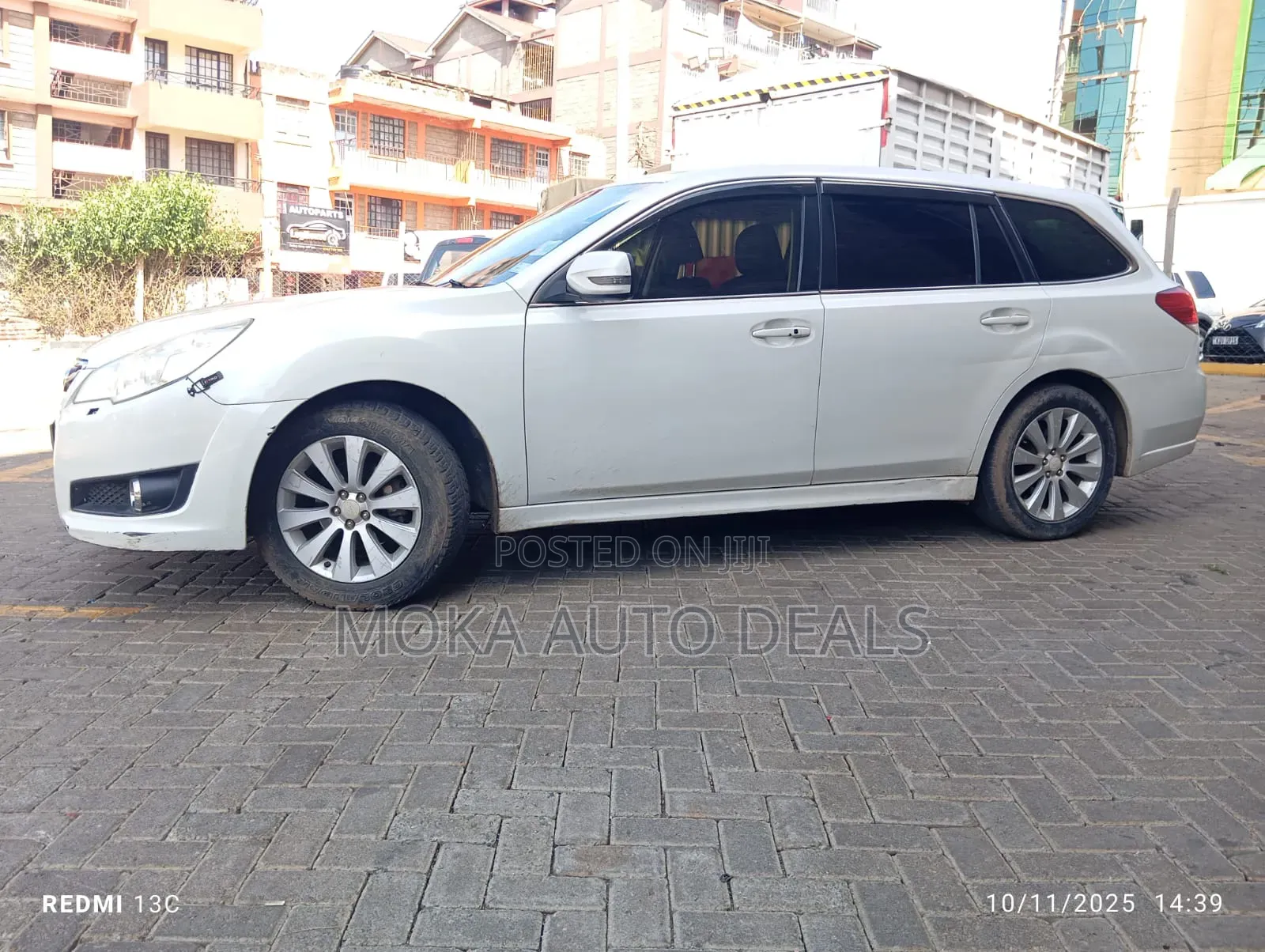 Subaru Legacy 2.5i Premium 2010 White