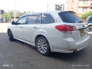 Subaru Legacy 2.5i Premium 2010 White
