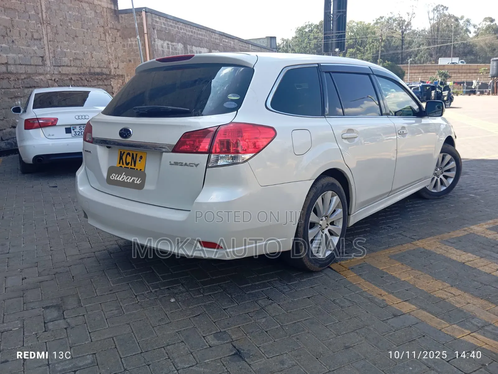 Subaru Legacy 2.5i Premium 2010 White