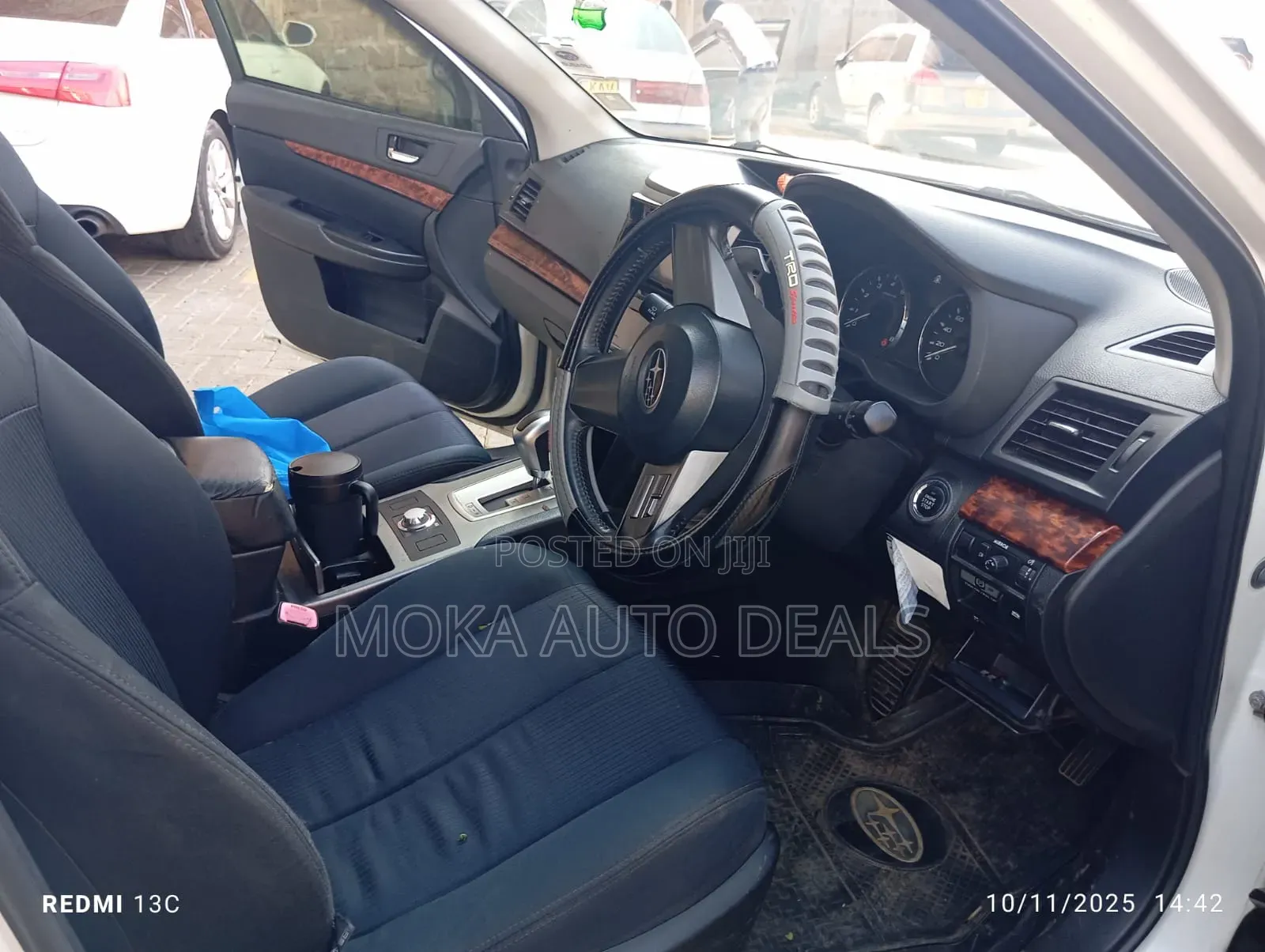 Subaru Legacy 2.5i Premium 2010 White