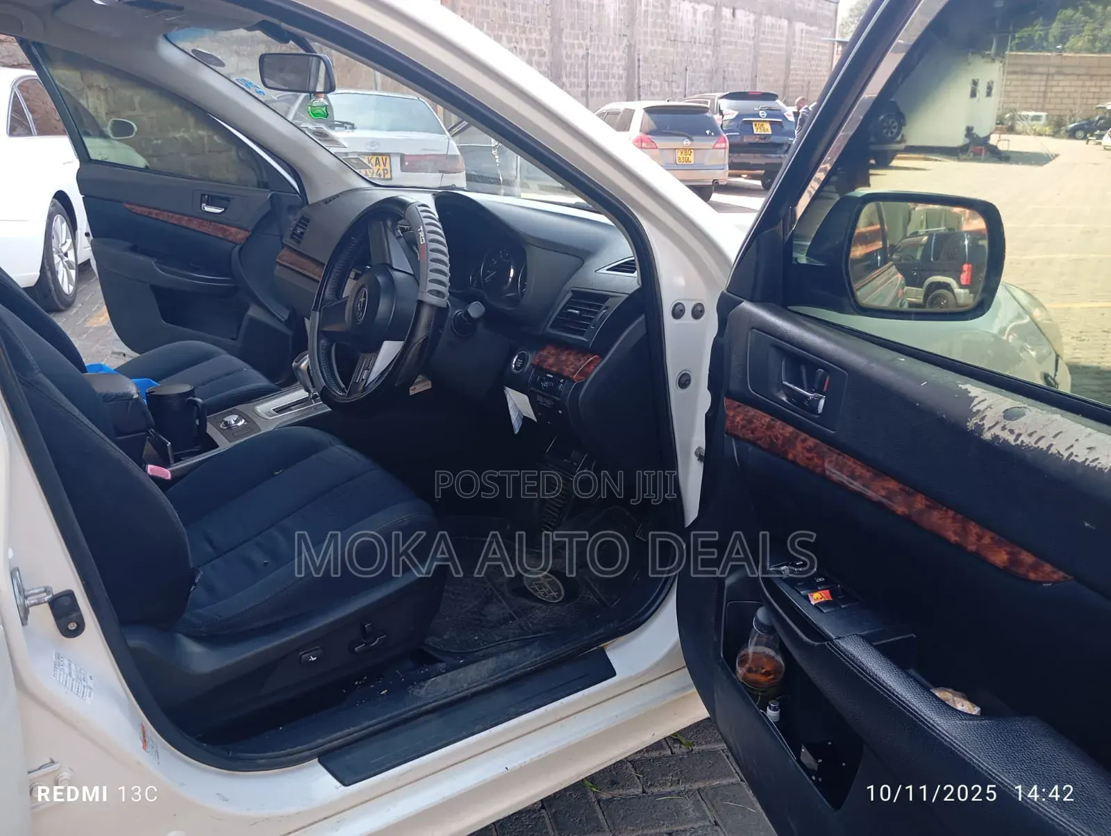 Subaru Legacy 2.5i Premium 2010 White