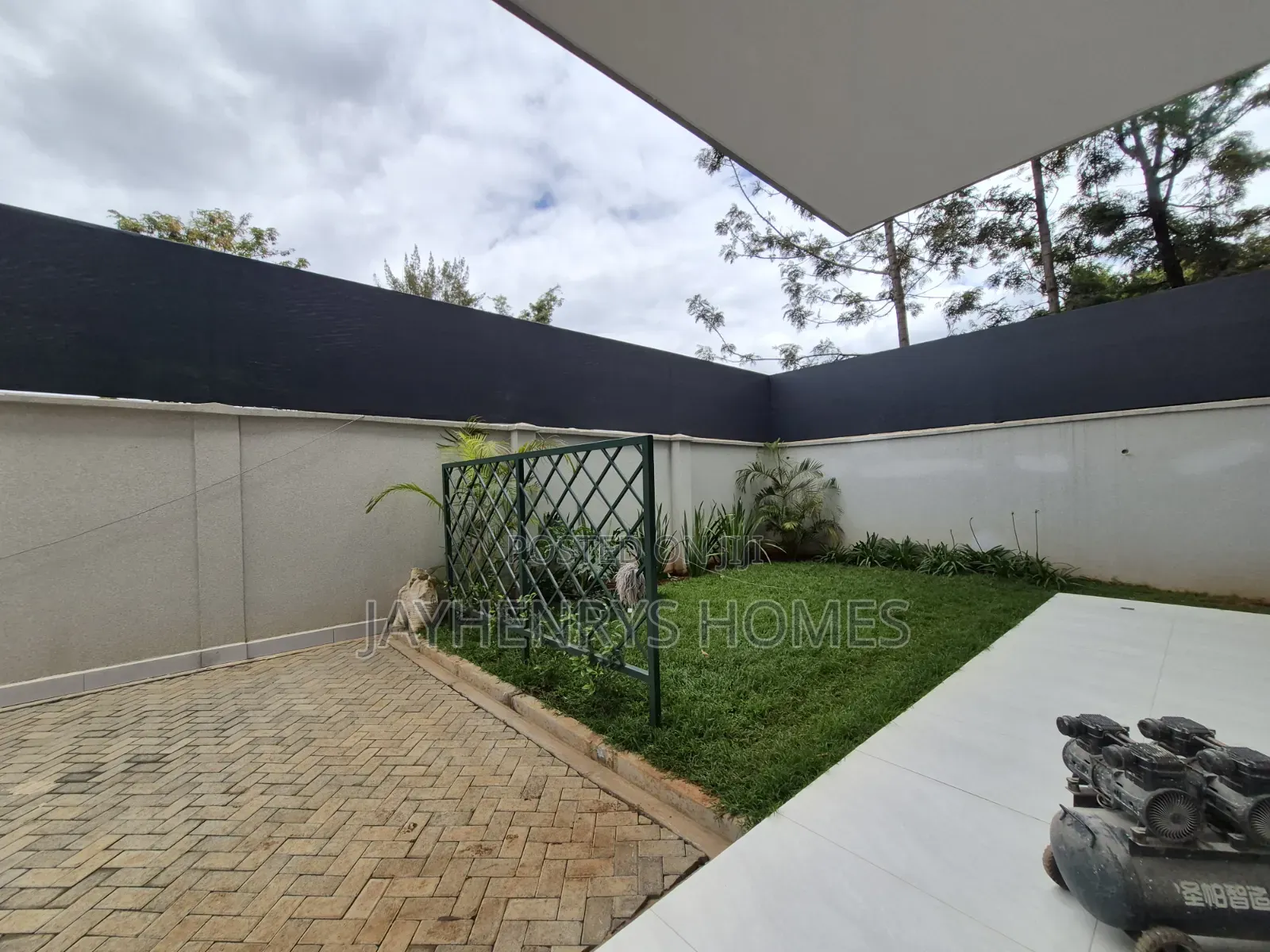 5bdrm House in Muthangari for sale