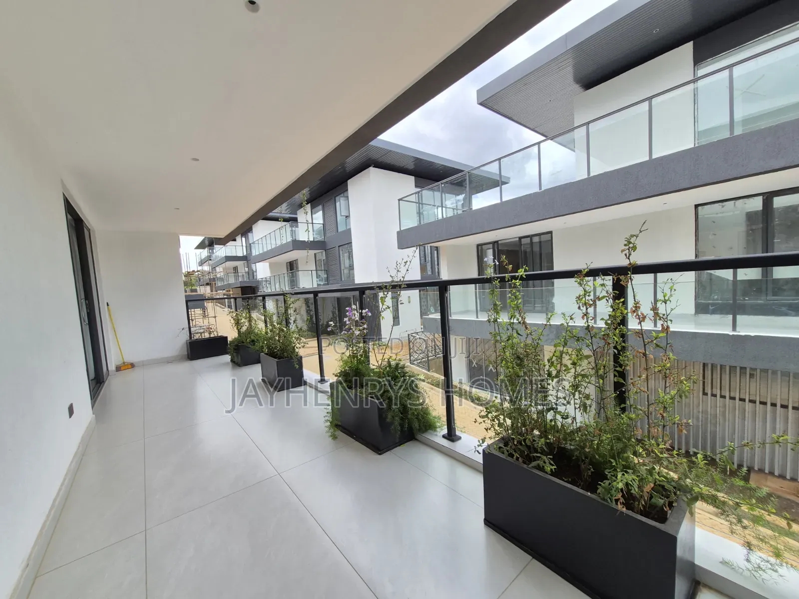 5bdrm House in Muthangari for sale