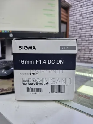 Sigma  for Sony 16mm F1..4mm Dc