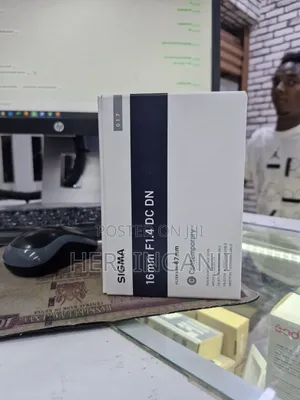 Sigma  for Sony 16mm F1..4mm Dc
