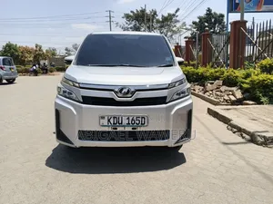 Toyota Voxy 2019 Silver