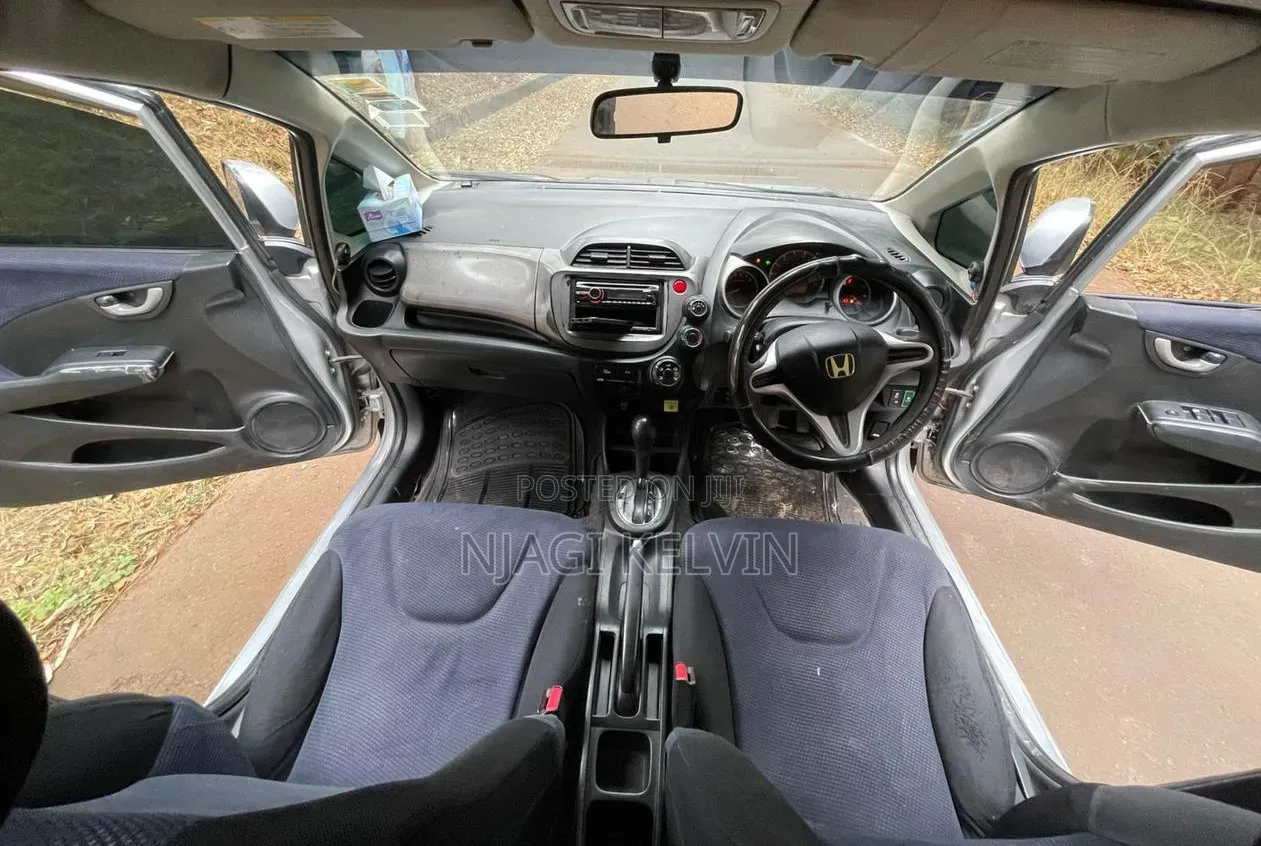 Honda Fit 2011 Silver
