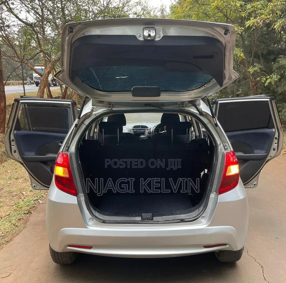 Honda Fit 2011 Silver