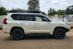 Toyota Land Cruiser Prado 2.8 2021 White