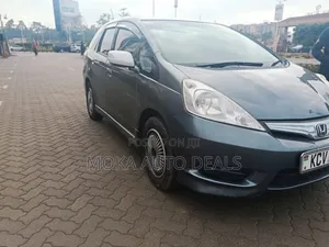 Honda Fit Shuttle 1.3 Hybrid 2WD 2012 Gray