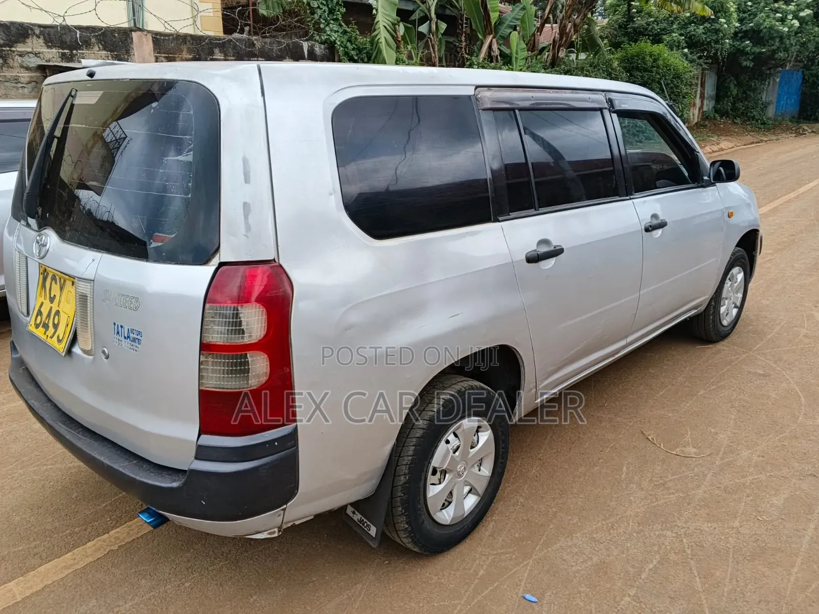 Toyota Succeed SV Premium 2014 Silver