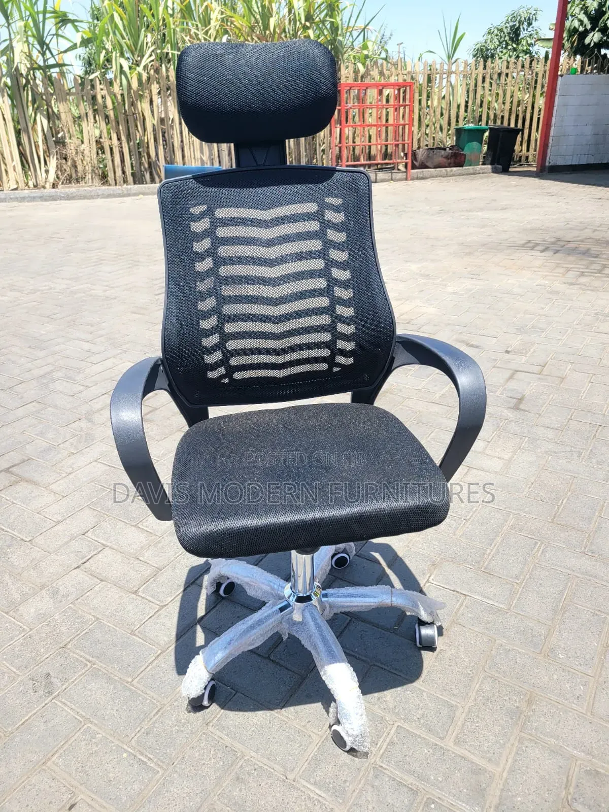 Black Mesh Office Chair With Headrest