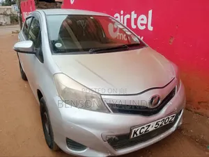 Toyota Vitz 1.3 FWD 5dr 2013 Silver