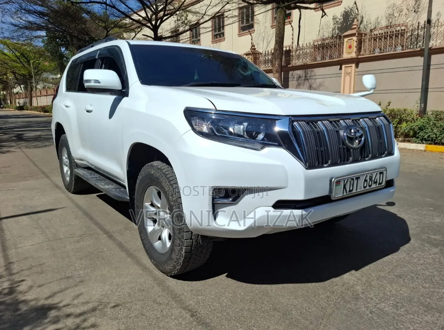 Toyota Land Cruiser Prado 2011 White