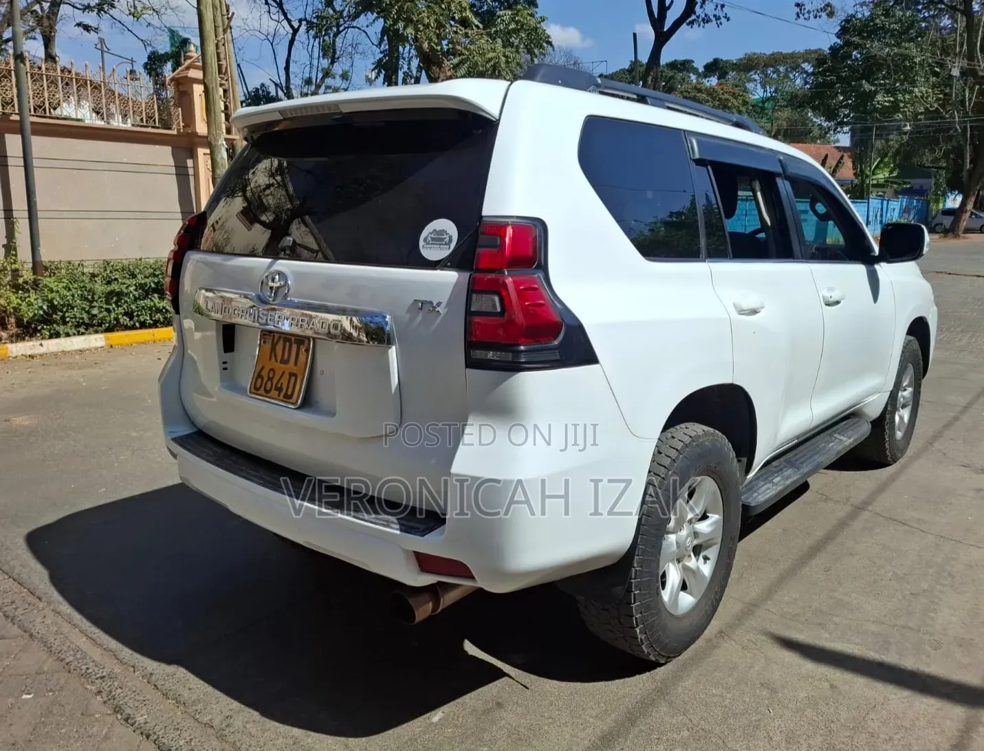 Toyota Land Cruiser Prado 2011 White