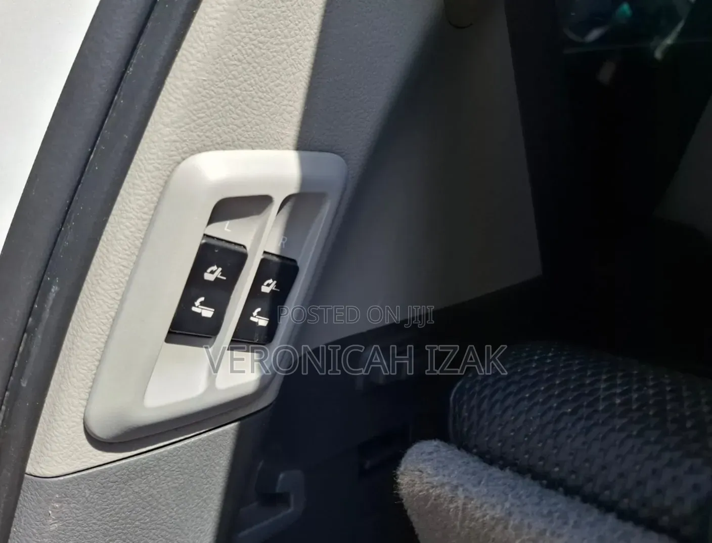Toyota Land Cruiser Prado 2011 White