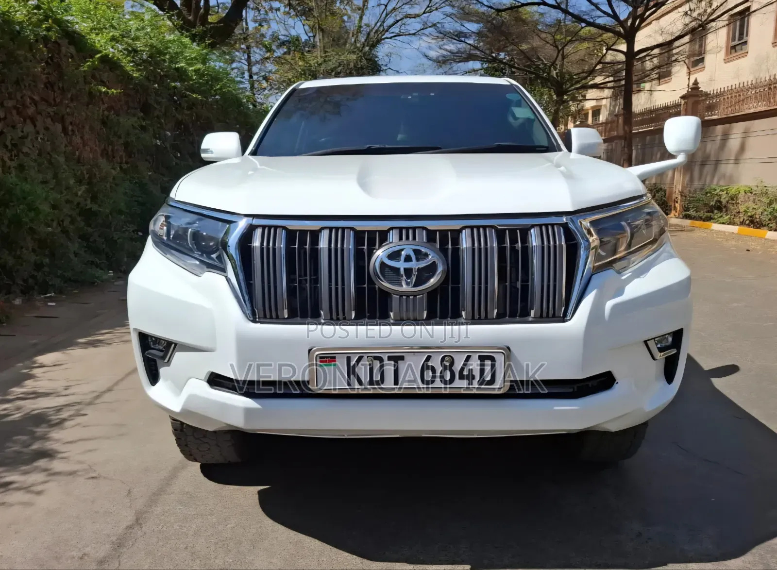 Toyota Land Cruiser Prado 2011 White