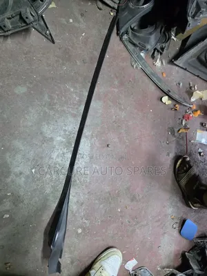 Lexus Nx200t Windscreen Moulding