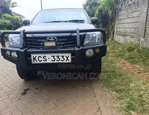 Toyota Hilux 2013 Black
