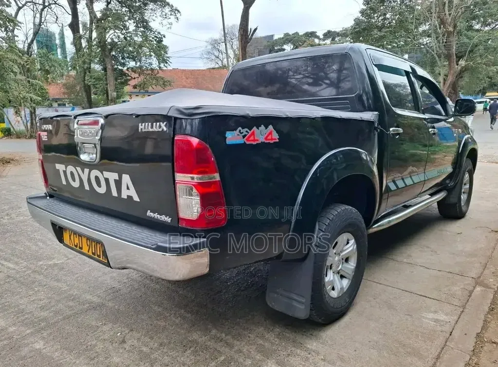 Toyota Hilux 2009 Black